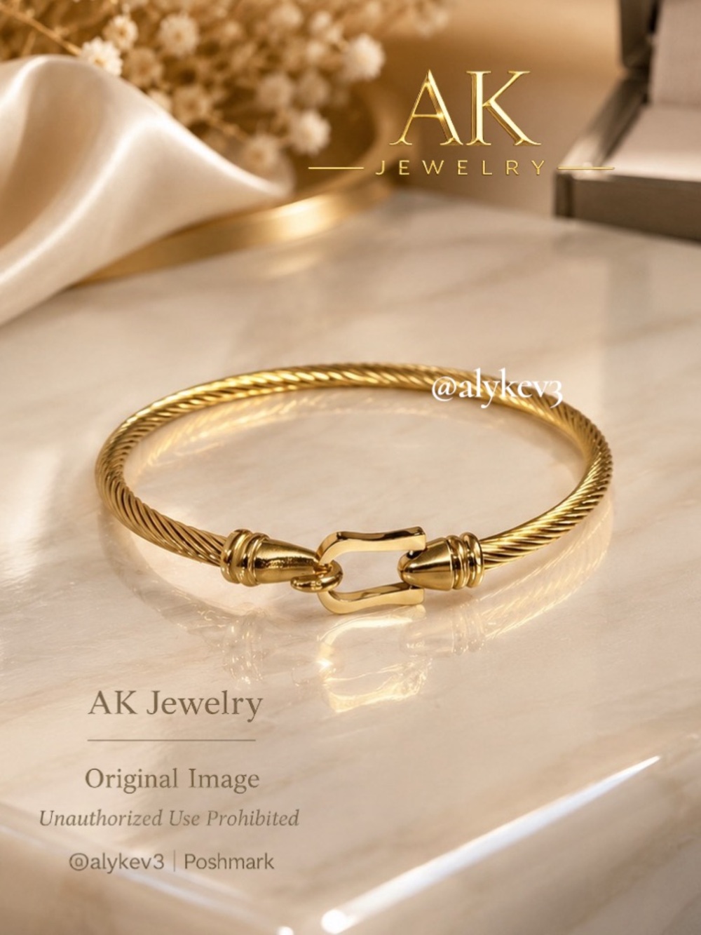 💎Luxury Twisted Cable Bracelet – Gold Tone with Hook Clasp